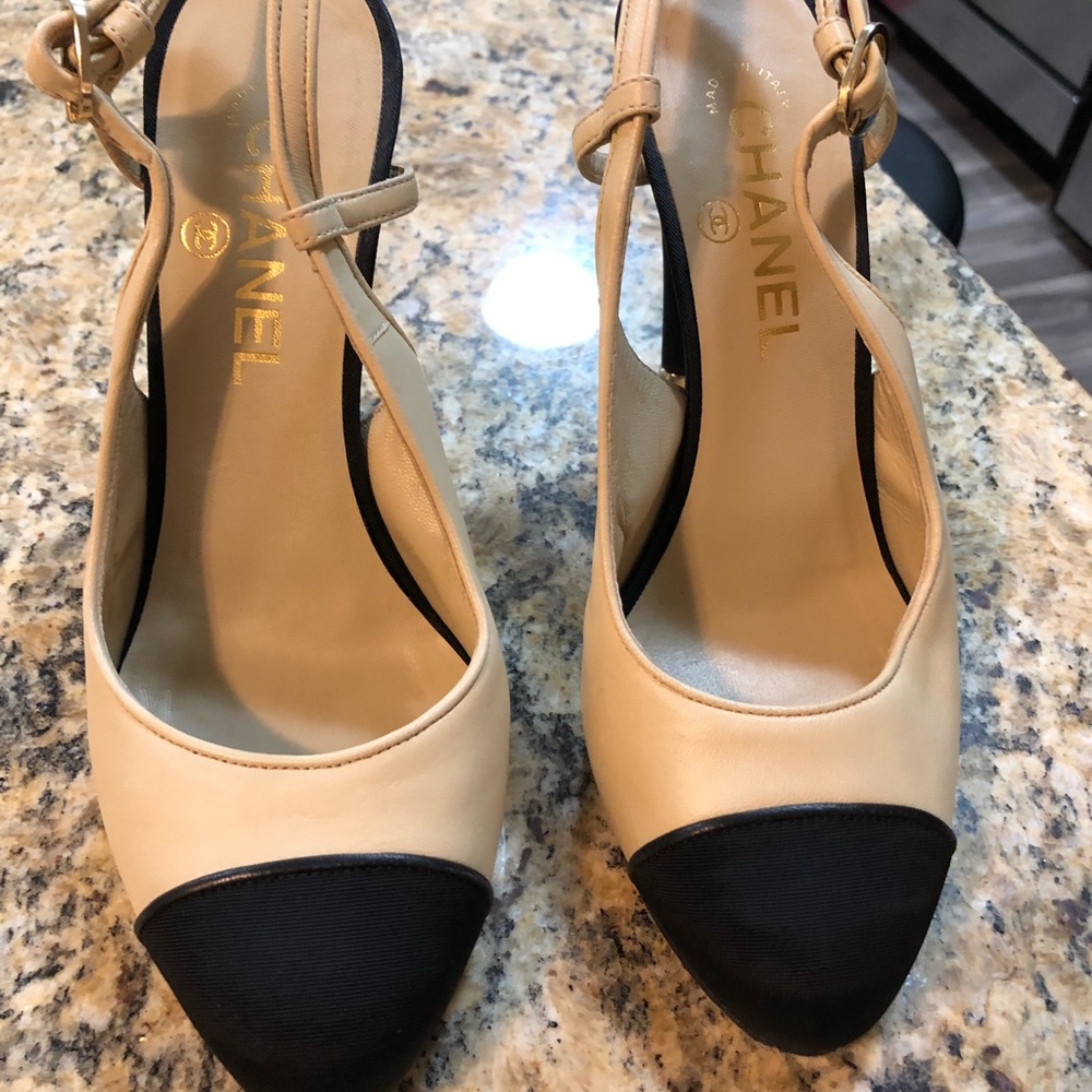 Barely worn authentic Chanel Slingback